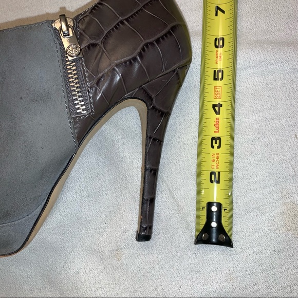 Michael Kors Gray Stiletto Suede & Patent Leather Heels 8M - Picture 2 of 11